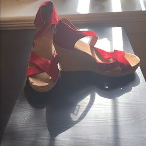Toms Shoes - Toms size 7 wedges Toms Shoes - Toms size 7 wedges